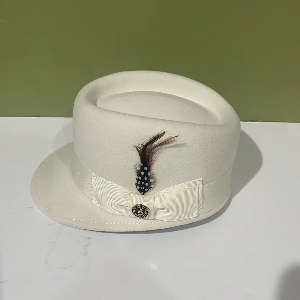 Bruno Capelo cap hat Australia wool ivory baseball